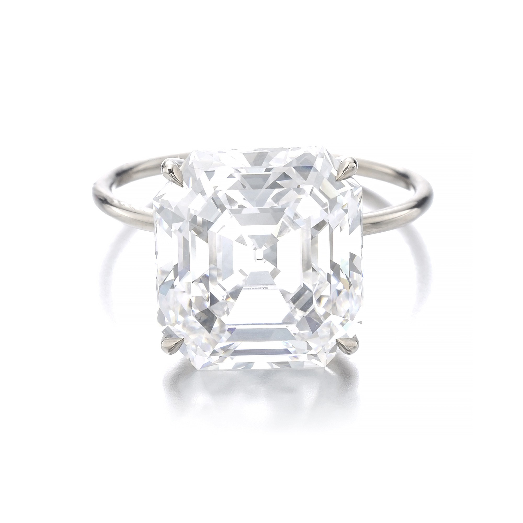 Fine diamond ring The Weekly Edit Fine Jewels Geneva 2020