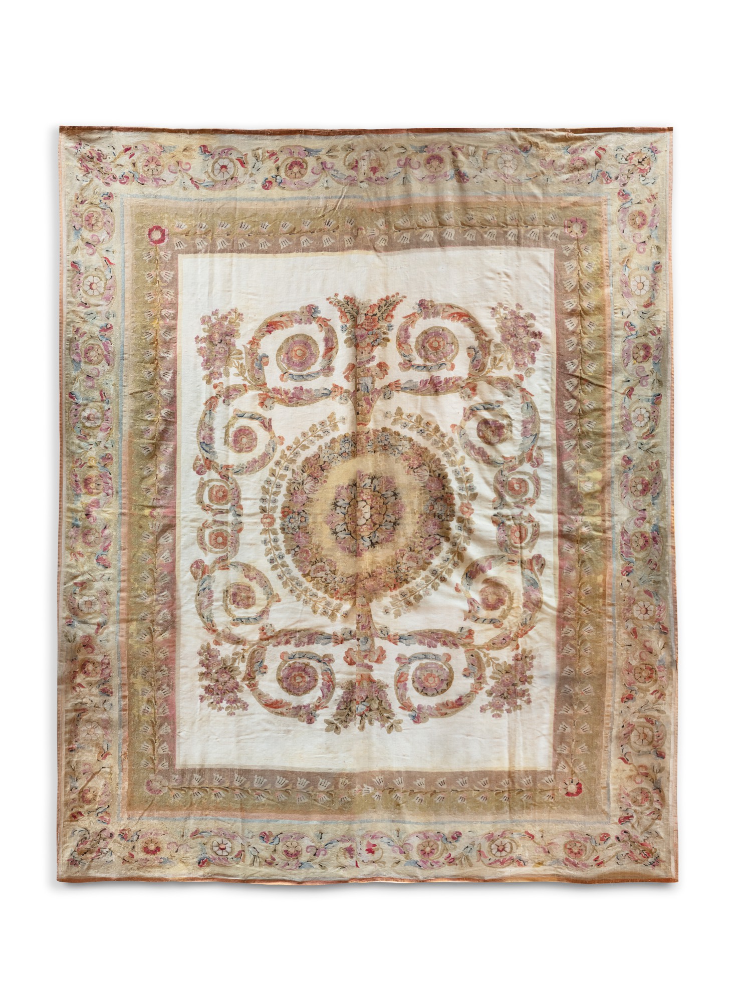 A FRENCH RESTAURATION AUBUSSON CARPET, CIRCA 1830 TAPIS D'AUBUSSON D'ÉPOQUE RESTAURATION, VERS