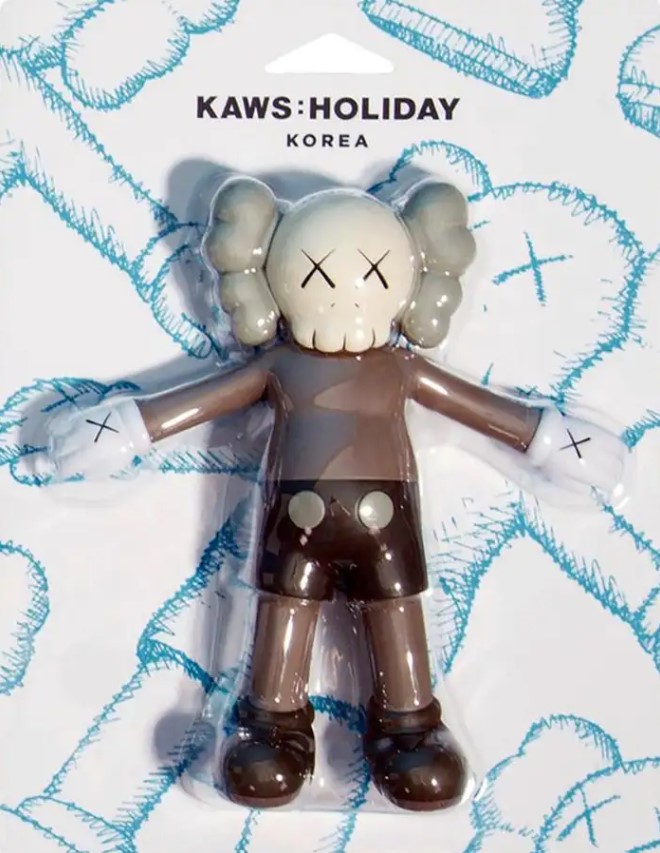 KAWS HOLIDAY フィギュア KOREA KAWS' giant floating 'Companion' appears on Seoul lake | CNN