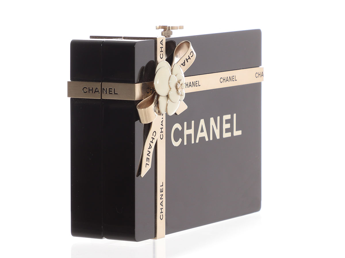 Chanel Black Plexiglass And White Resin Gift Box Minaudière  display picture 1