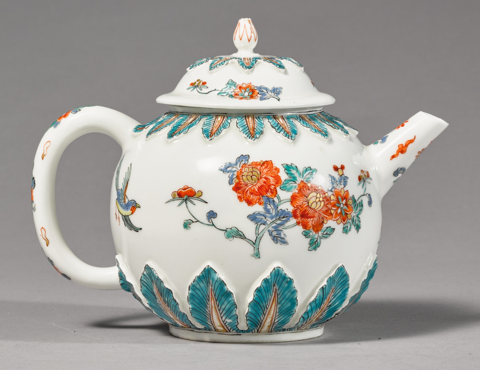 A MEISSEN DUTCH DECORATED TEAPOT AND COVER THE PORCELAIN CIRCA 1715 