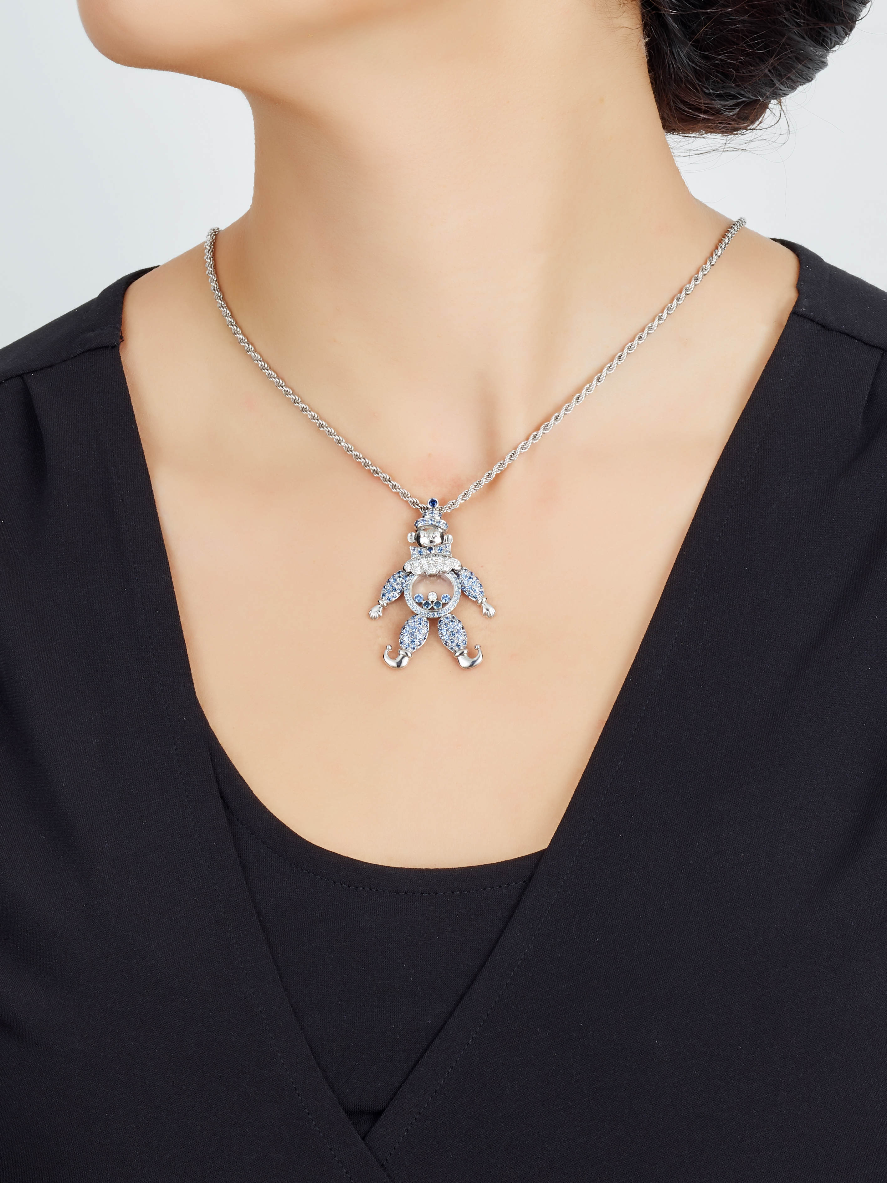 SAPPHIRE AND DIAMOND PENDENT NECKLACE 