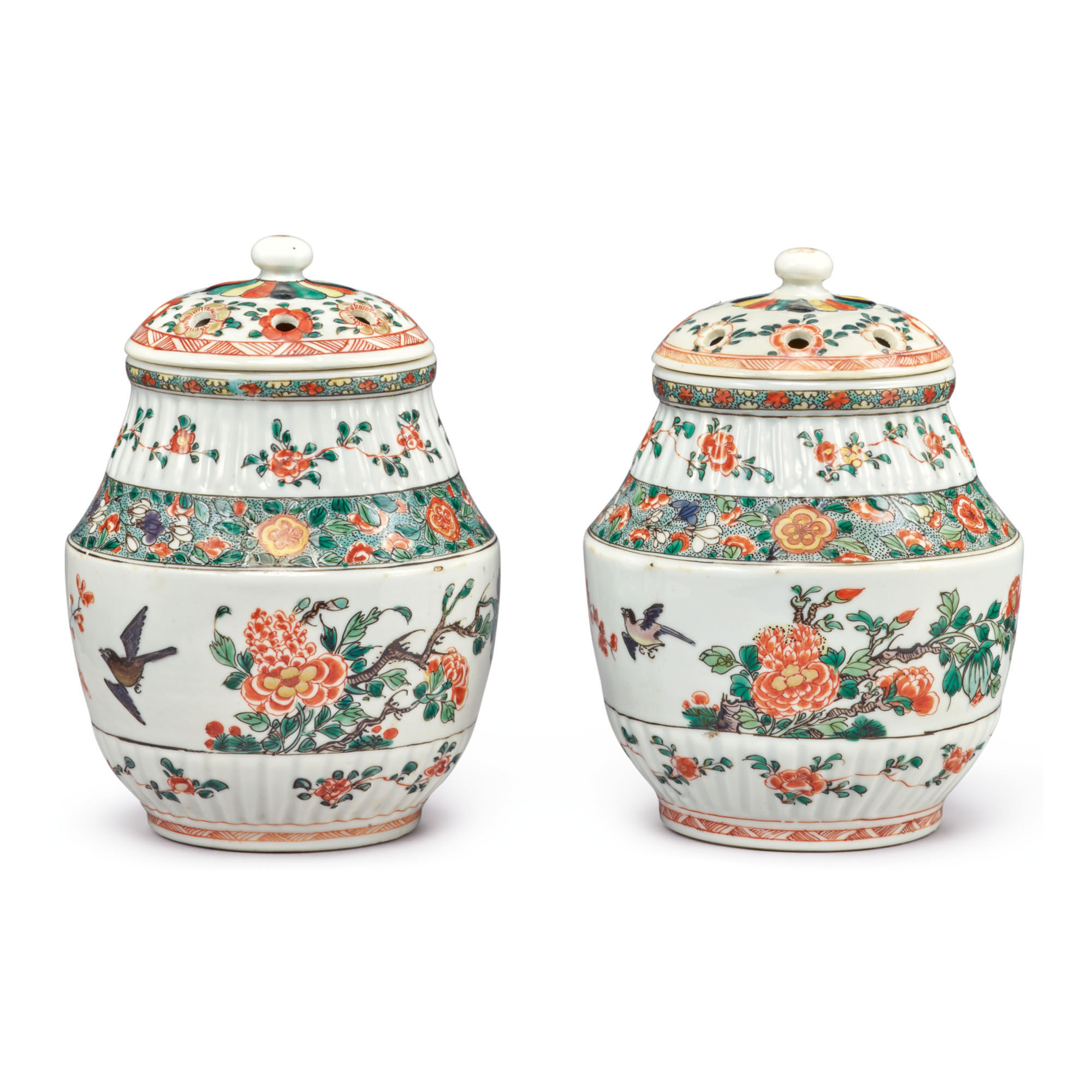 A PAIR OF CHINESE FAMILLEVERTE POTPOURRI VASES AND COVERS, QING