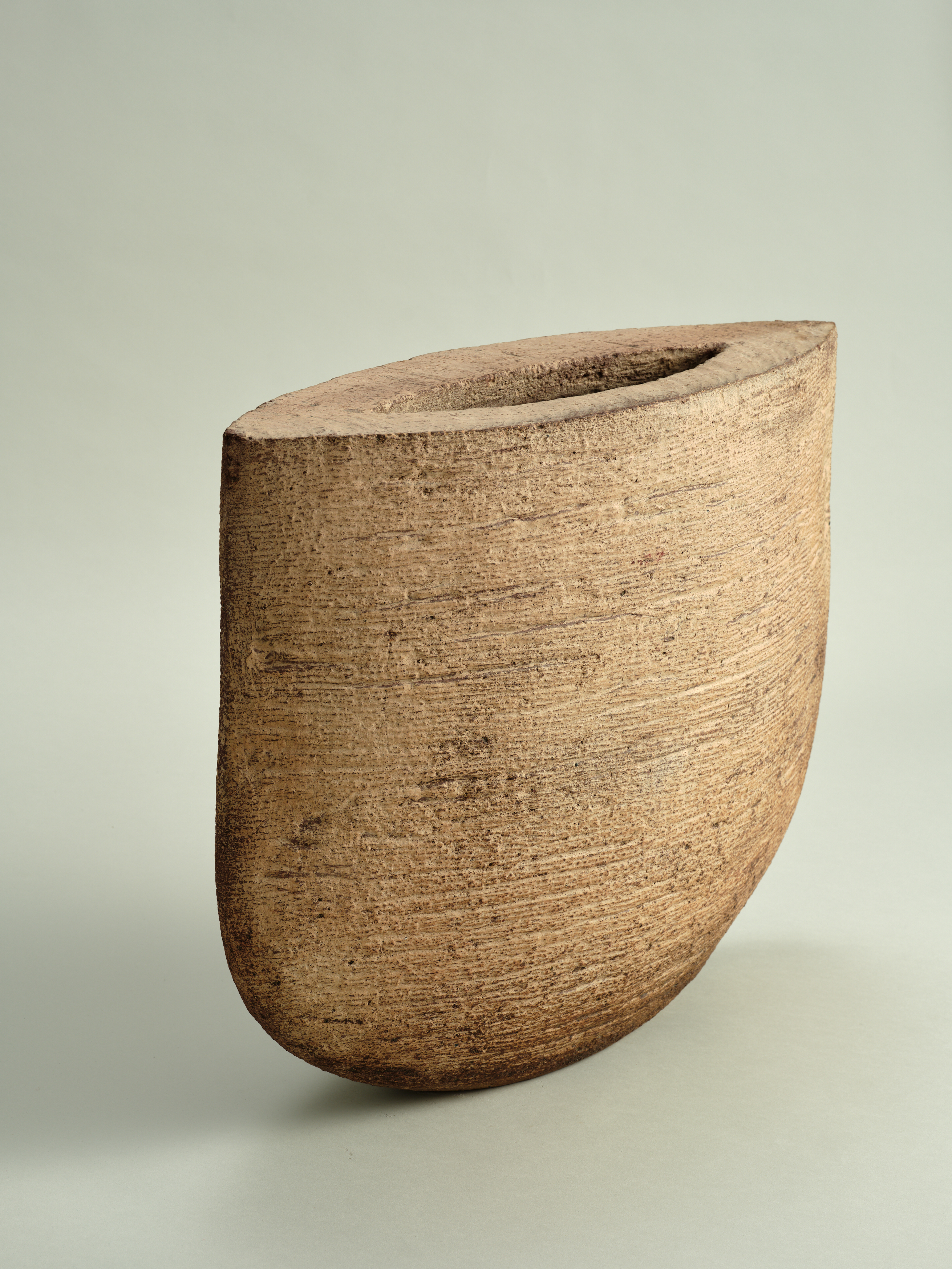 Gao Zhenyu Gao Zhenyu, High Boat Shaped Flower Holder 高振宇，走泥