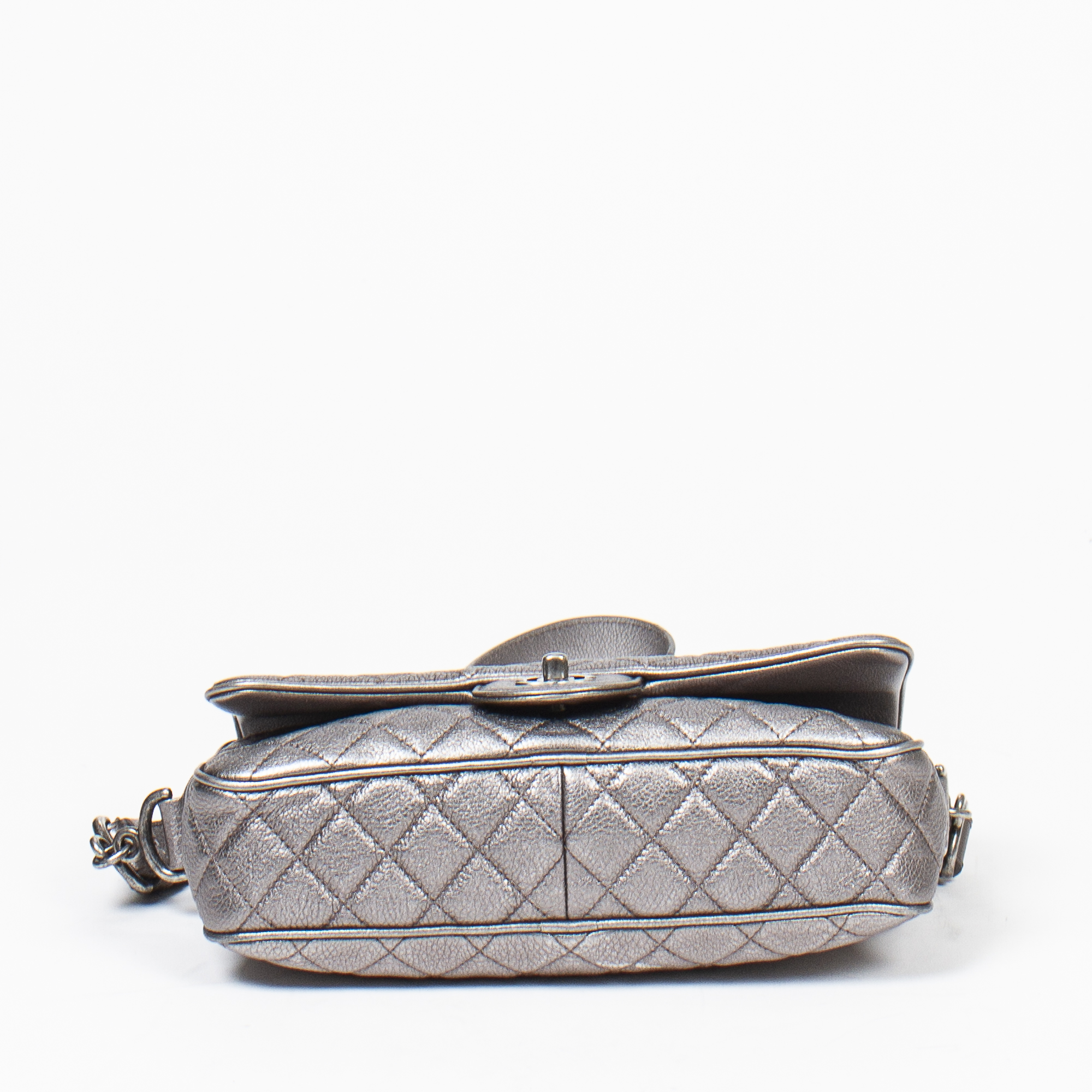CHANEL METALLIC SILVER SPRING/SUMMER 2016 QUILTED LEATHER CHAIN