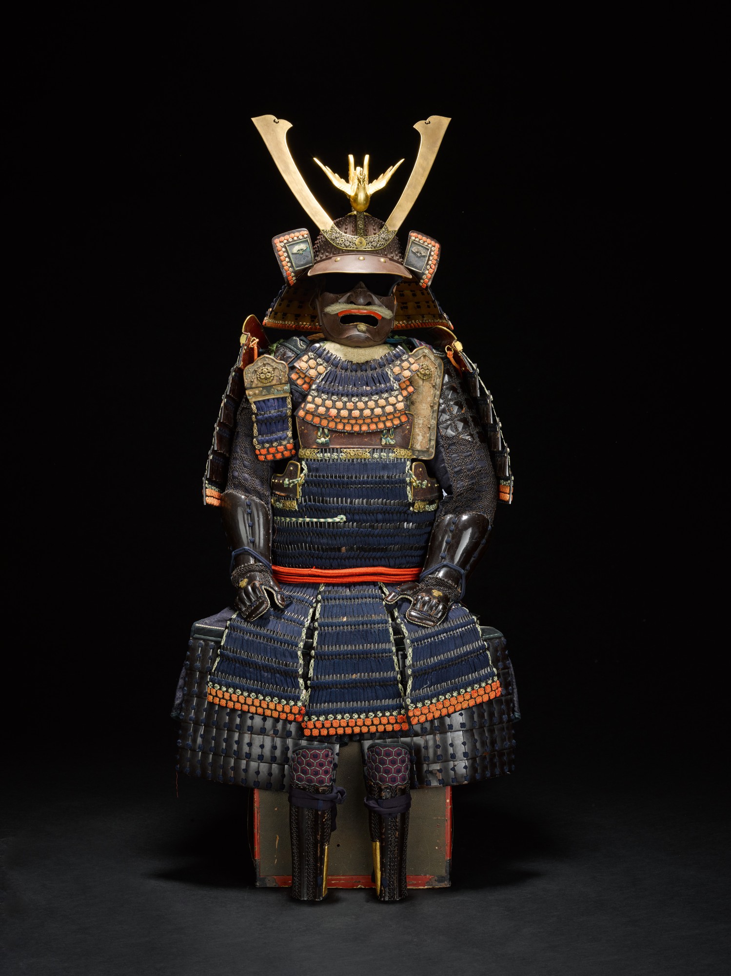 A honkozane do-maru gusoku [armour] | The kabuto signed Yamato no Kami ...