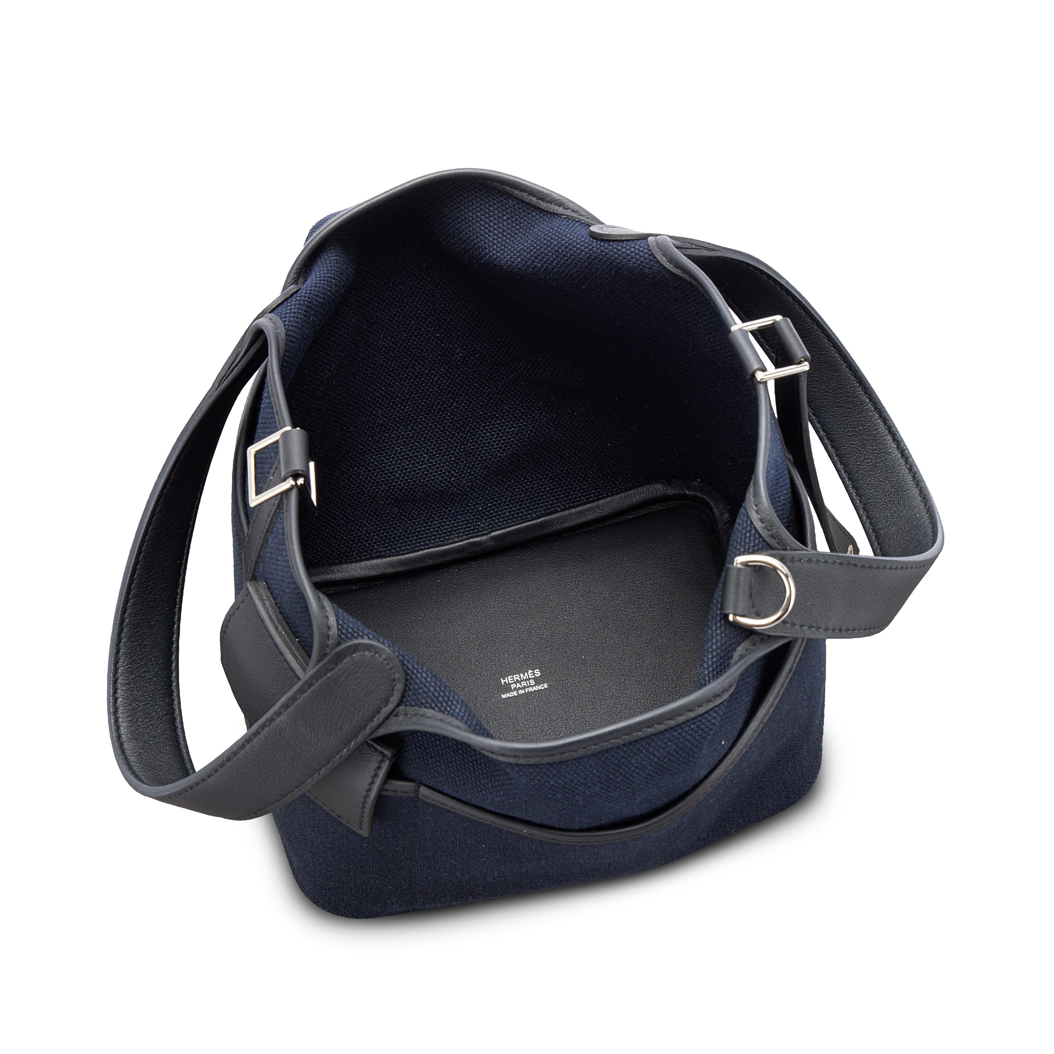 Hermes カンカイユリ•シャッフル navy Hermes カンカイユリ•シャッフル navy Hermès Limited Edition Black