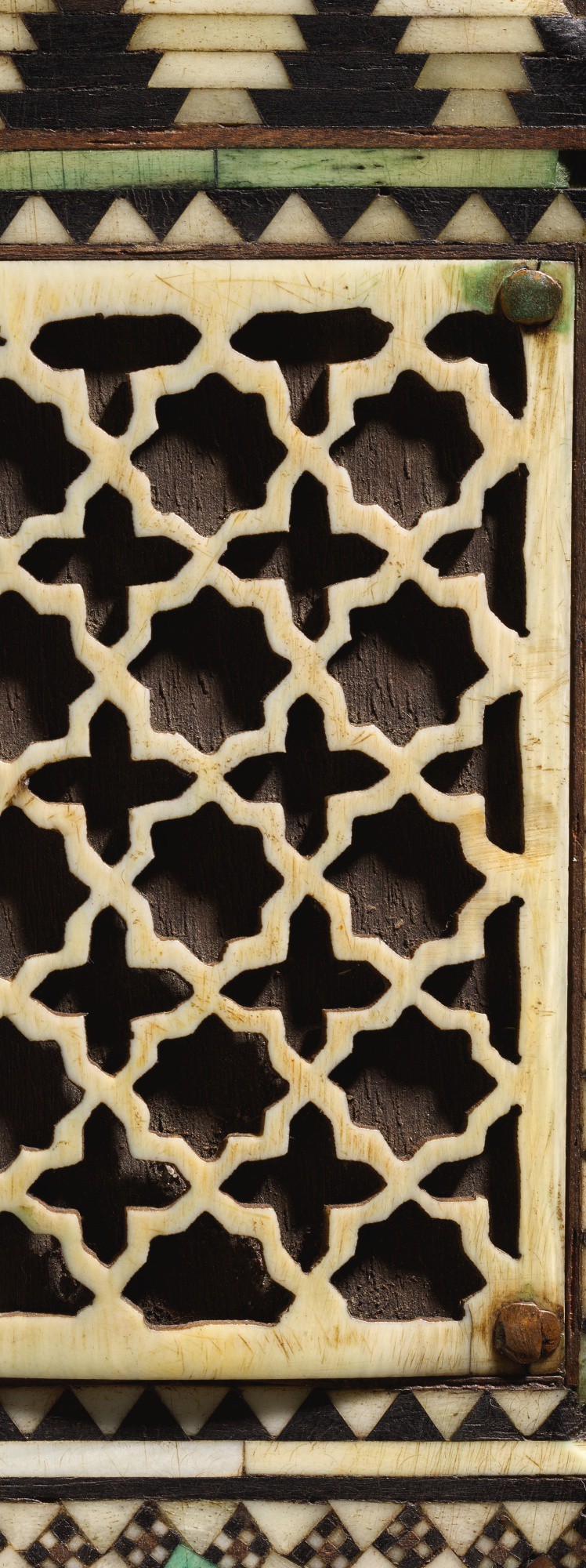 AN EXTREMELY RARE AND IMPORTANT ALMOHAD OR NASRID PYXIS, SPAIN, 12TH