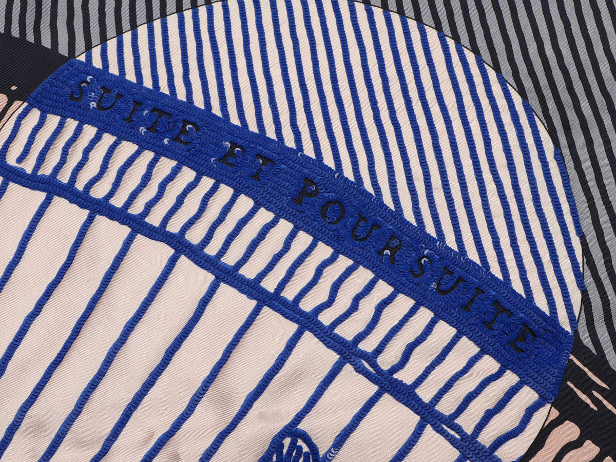 Exceptional Suite et Poursuite Cashmere Silk Embroidered Giant Scarf 140cm - Image 3