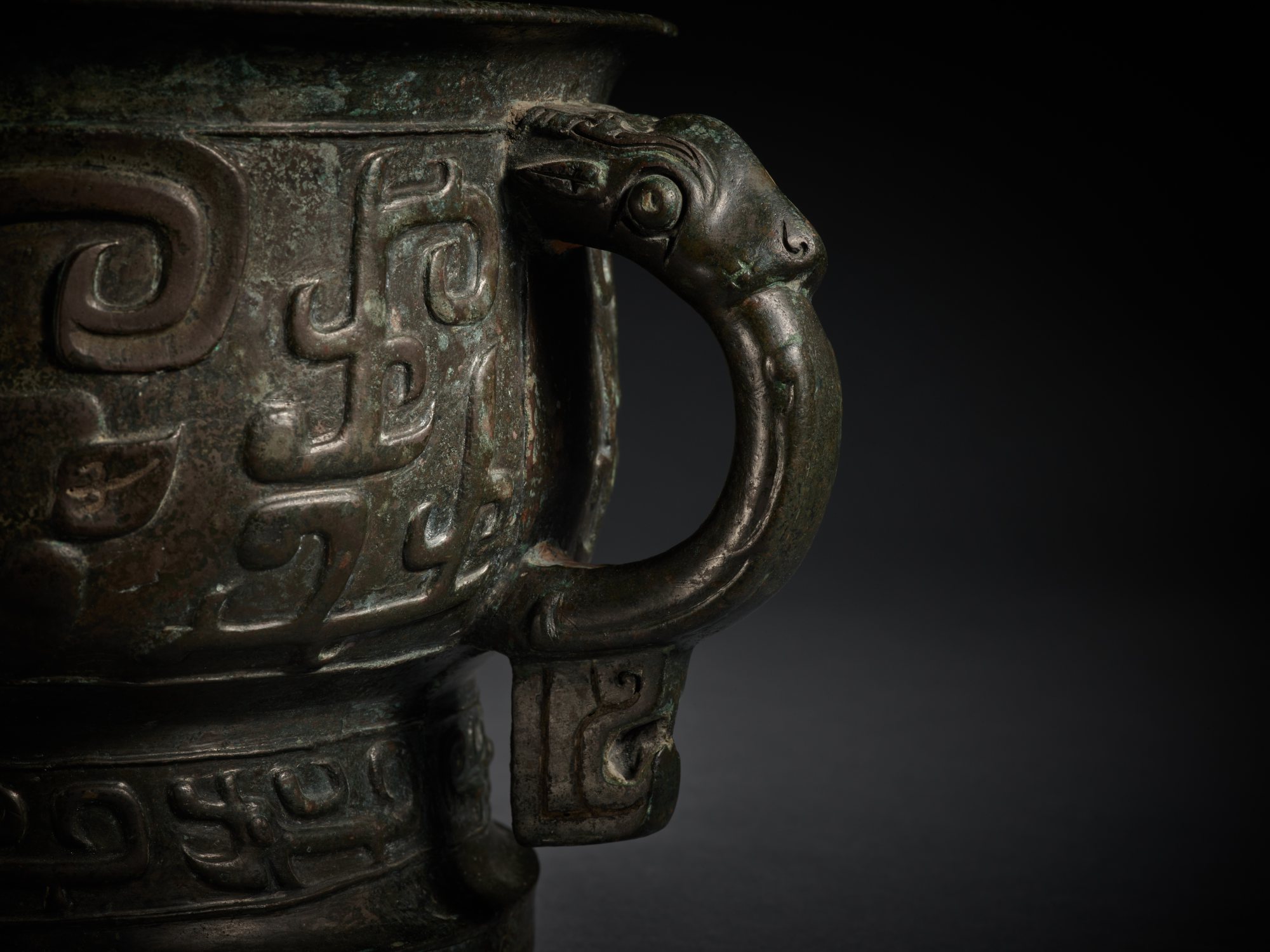 An archaic bronze ritual food vessel (Gui), Western Zhou dynasty | 西周 ...