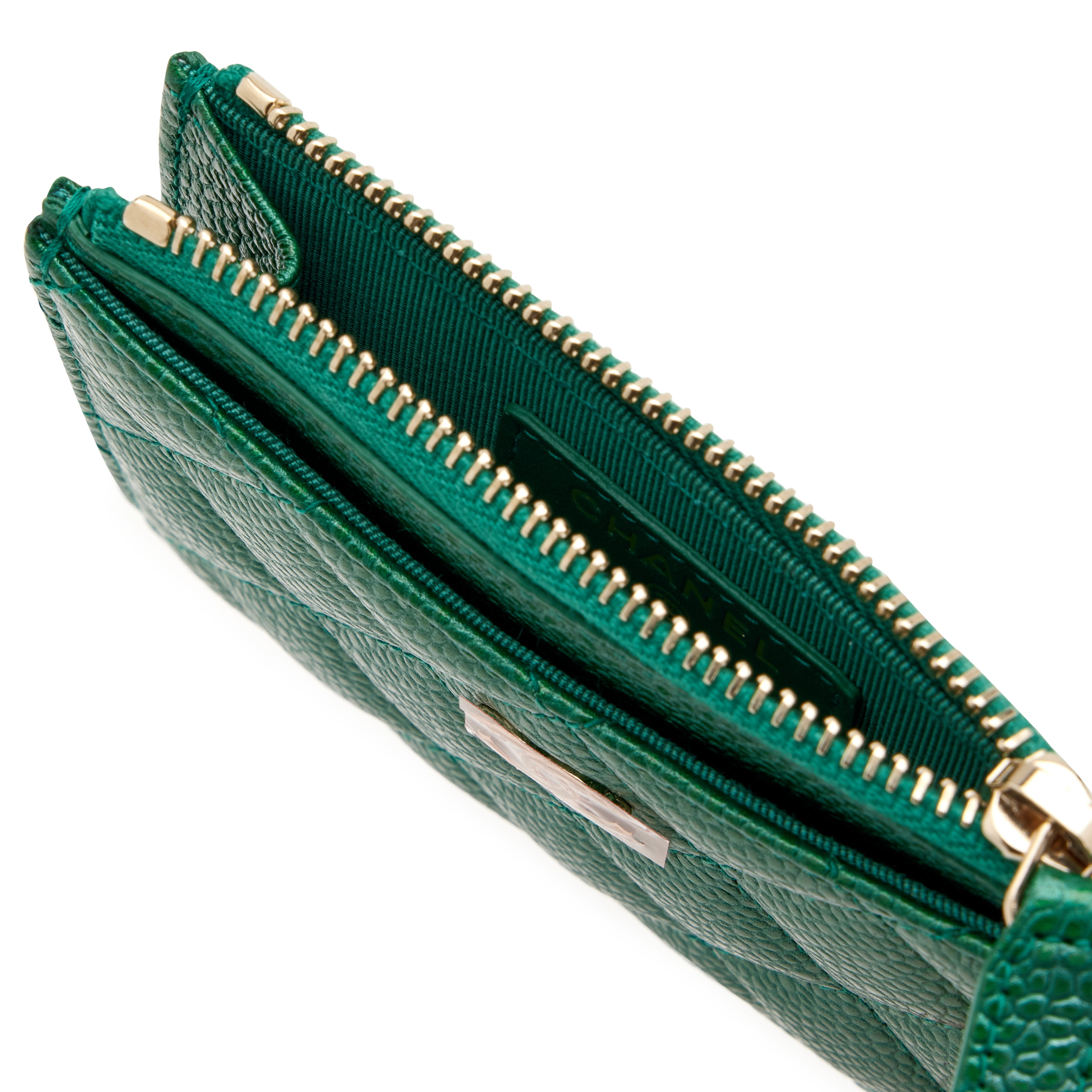 CHANEL - エトワール出品 Chanel Metallic Pearly Green Quilted Caviar Classic Zip Card