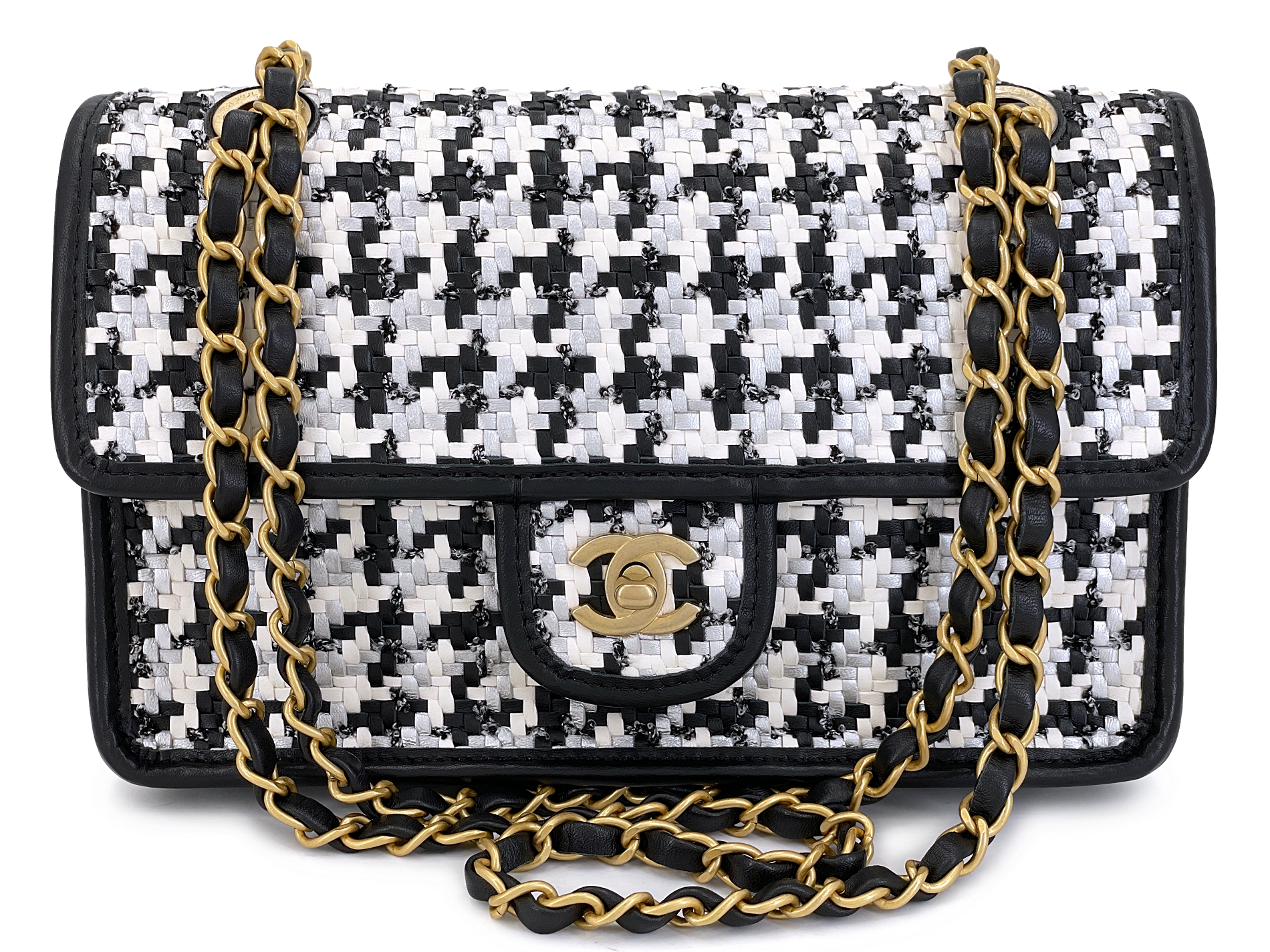 CHANEL ノベルティ ビーズ装飾 チェック柄 バッグ Chanel Black And White Wicker Straw Houndstooth Flap Bag Gold