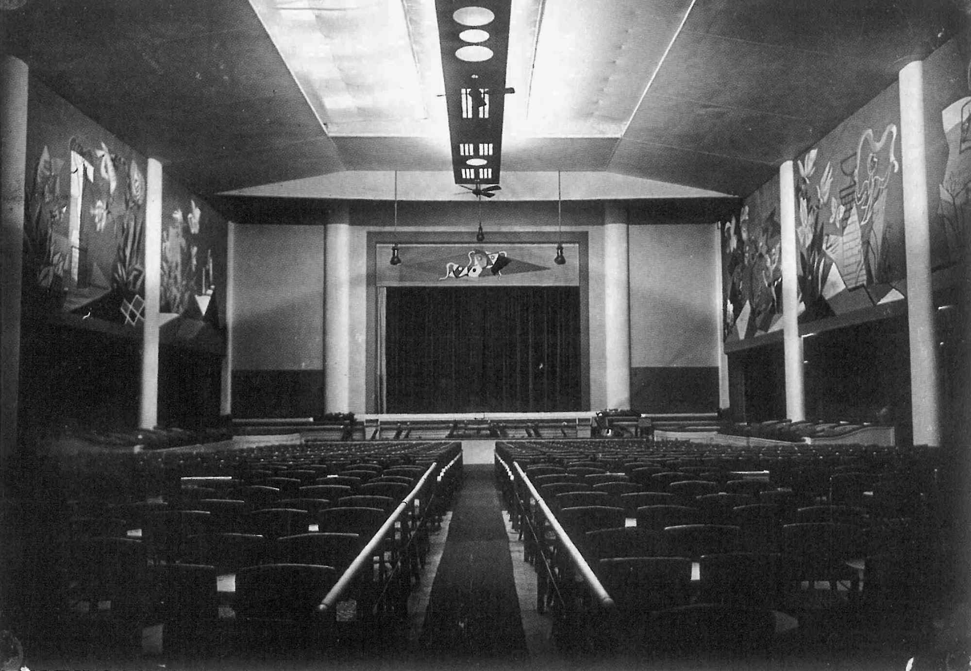 ROGER BISSIÈRE SET DESIGN FOR THE VICHY THEATER [PROJET DE DÉCOR POUR