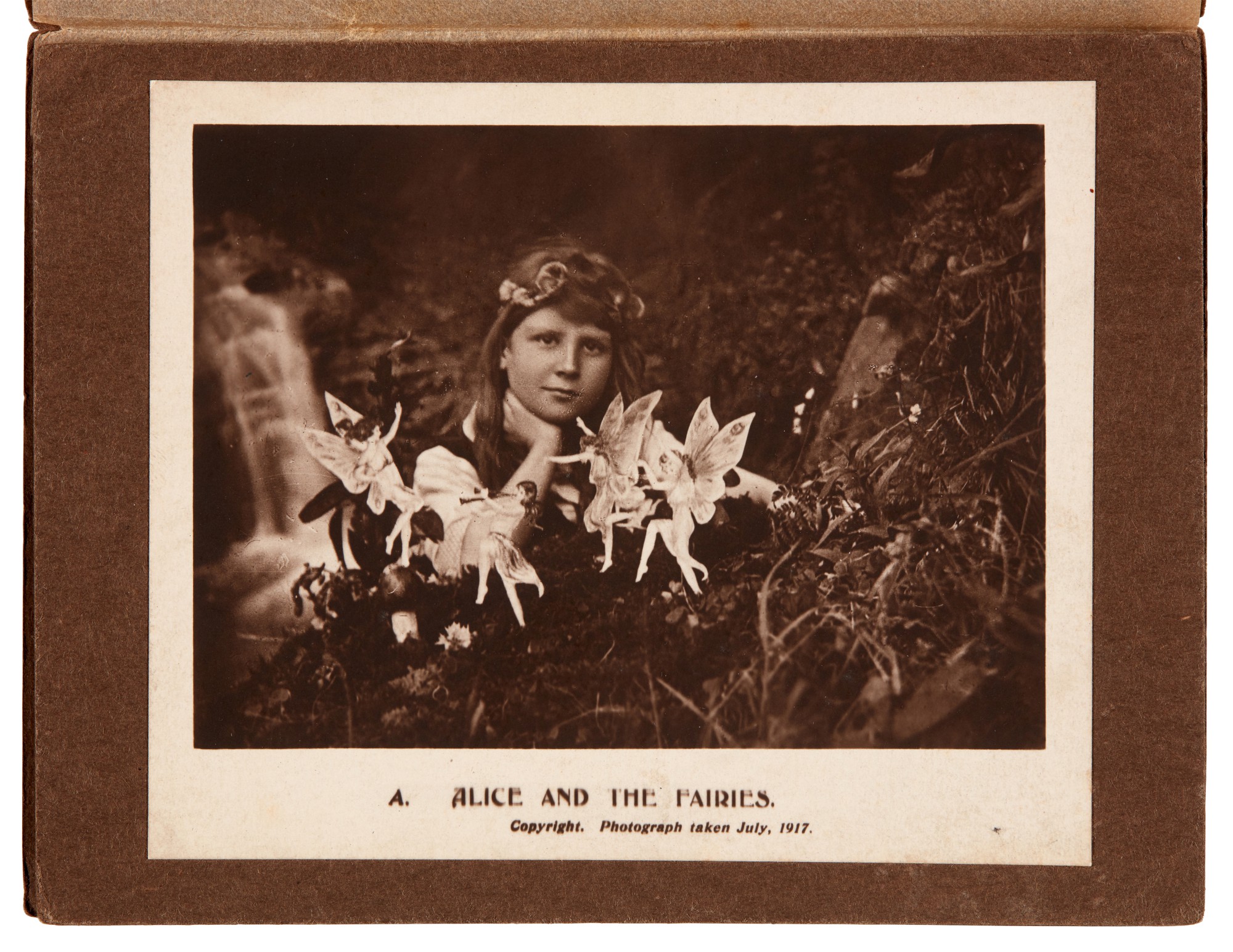 cottingley-fairies-complete-collection-of-five-photographs-1920