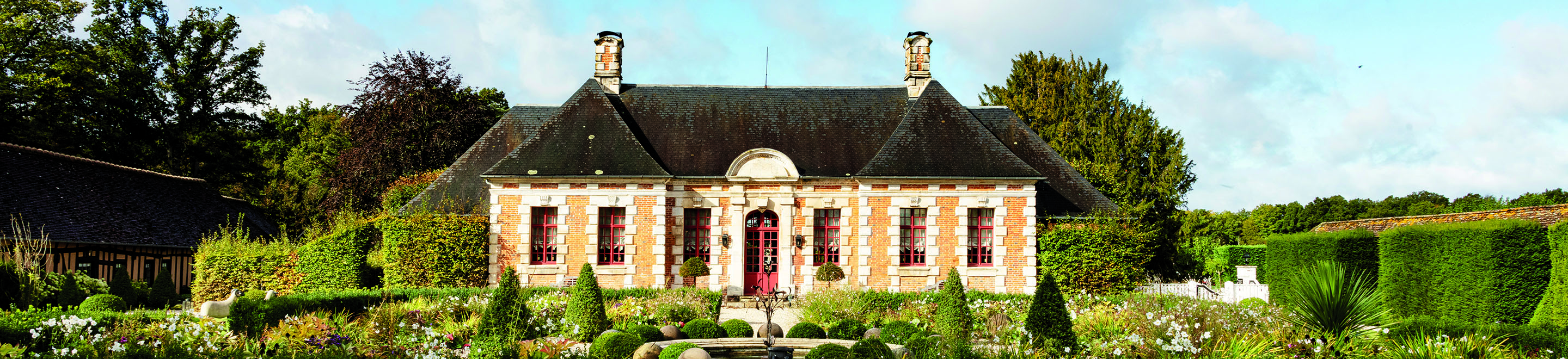 Saint-Calais, un Manoir Enchanté par Hubert Le Gall  2021  Sothebyu0027s