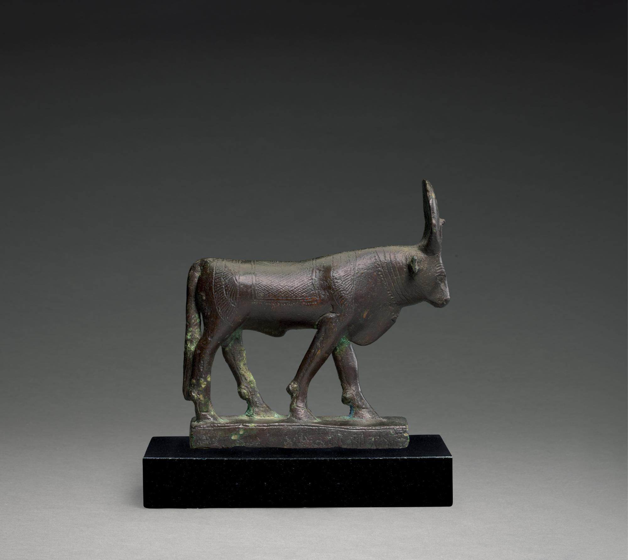 AN EGYPTIAN BRONZE FIGURE OF THE APIS BULL, 26TH/30TH DYNASTY, 664342
