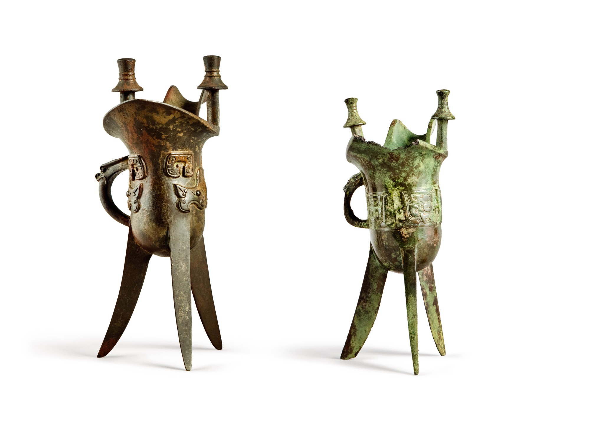 An archaic bronze ritual wine vessel (Jue), Late Shang Dynasty | The ...