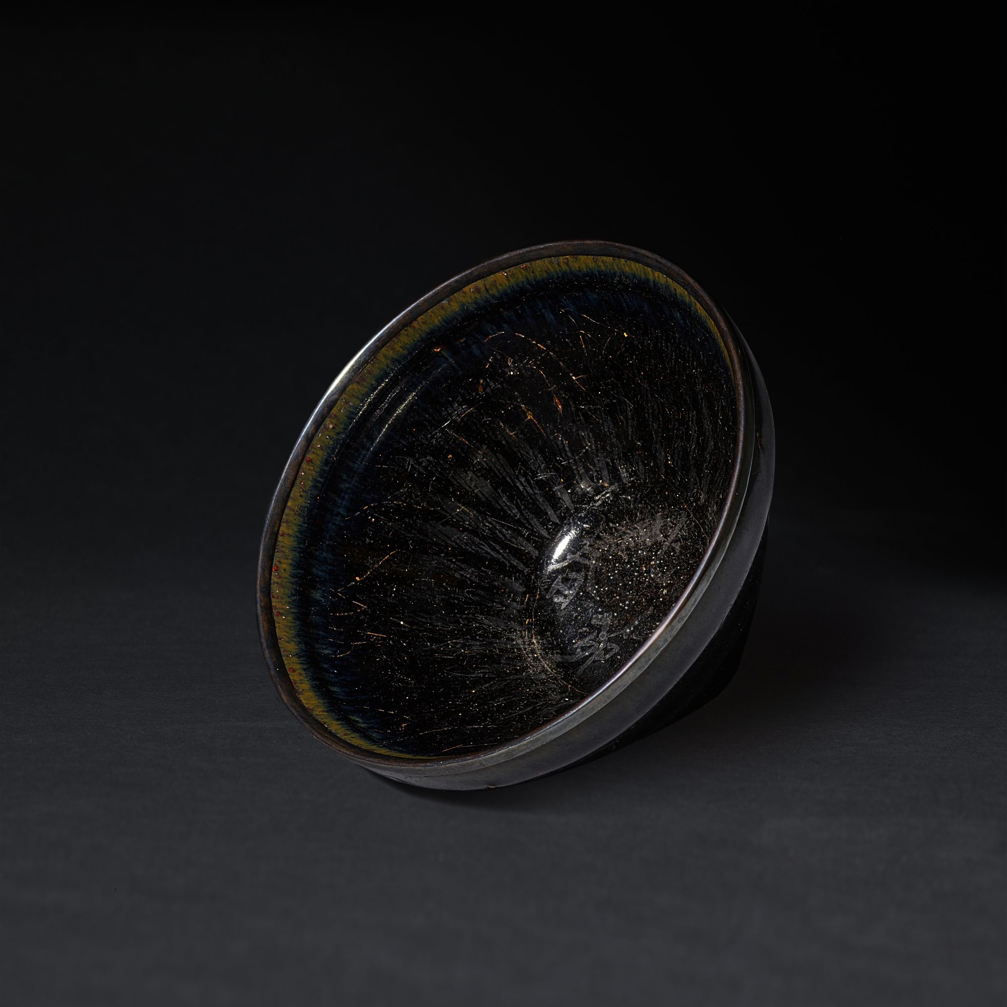 A very rare Yulinting gilt-inscribed black-glazed 'Beiyuan xianchun ...