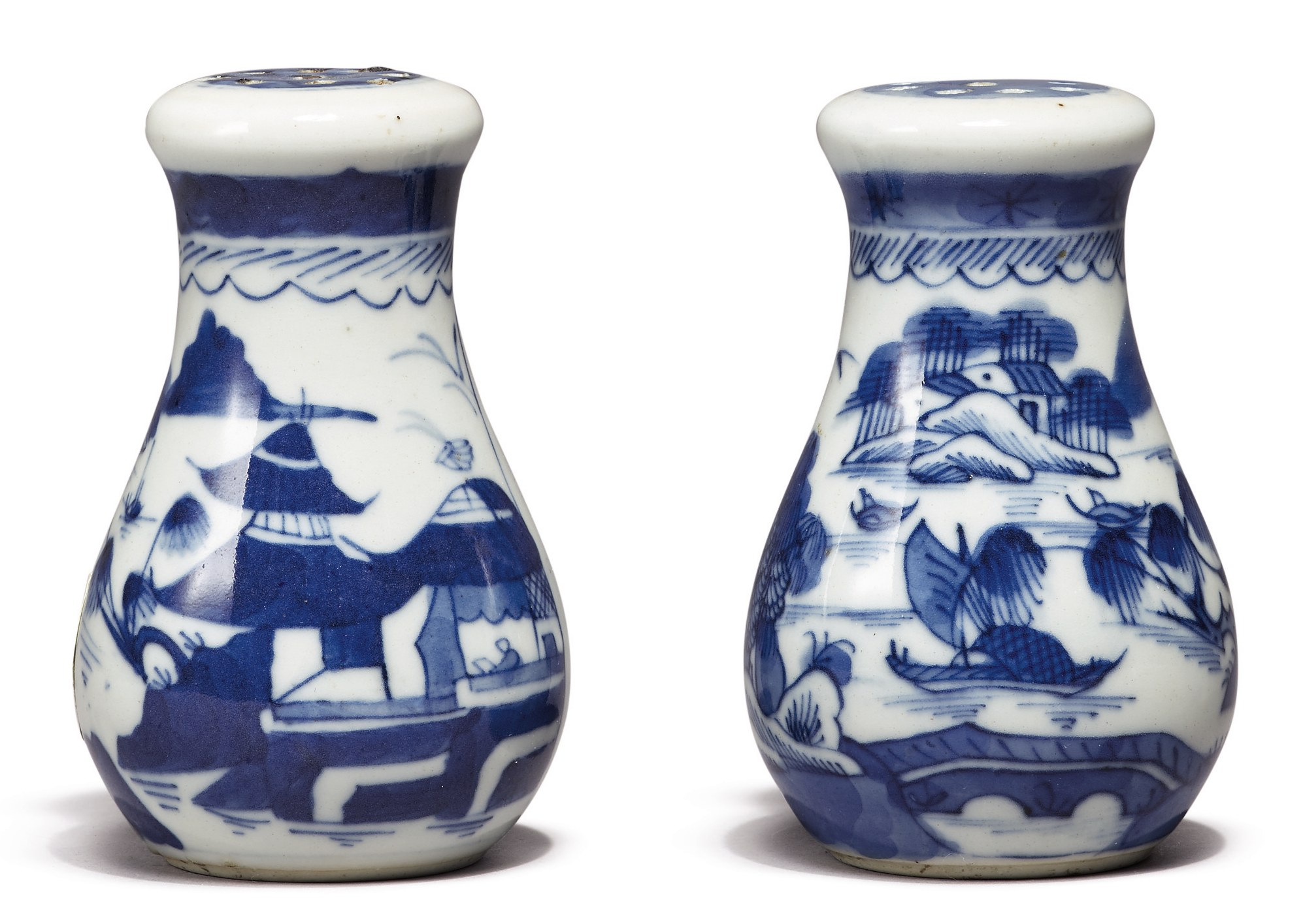 TWO RARE CANTON BLUE AND WHITE PEPPER SHAKERS QING DYNASTY, EARLY 19TH CENTURY 清十九世紀初