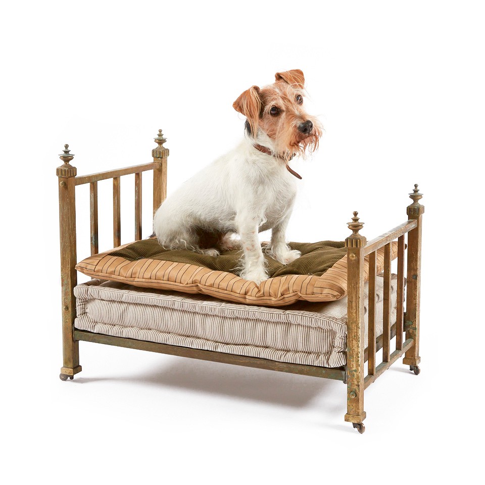 A VICTORIAN BRASS 'DOG BED', LATE 19TH /EARLY 20TH CENTURY The