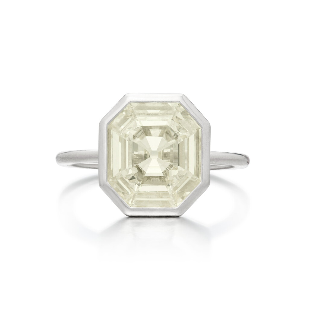 View full screen - View 1 of Lot 14. DIAMOND RING .