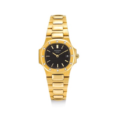 View full screen - View 1 of Lot 2031. PATEK PHILIPPE | NAUTILUS, REFERENCE 4700 A YELLOW GOLD AND DIAMOND-SET BRACELET WATCH WITH DATE, CIRCA 1988 | 百達翡麗 | "Nautilus 型號4700 黃金鑲鑽石鏈帶腕錶,備日期顯示,機芯編號1529154,錶殼編號2832710,約1988年製".