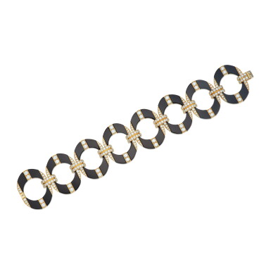 View full screen - View 1 of Lot 137. Gold, Onyx and Diamond Bracelet | 寶格麗 | 黃金、縞瑪瑙及鑽石手鏈.