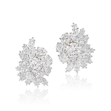 View full screen - View 1 of Lot 1739. Pair of Diamond Ear Clips | 3.03及3.02克拉 圓形 D色 鑽石 耳夾一對.