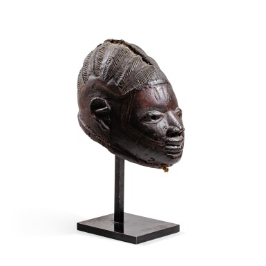 View full screen - View 1 of Lot 49. Masque heaume gelede, Yoruba, Nigeria | Gelede Mask, Yoruba, Nigeria.