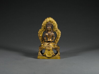 View full screen - View 1 of Lot 25. A GILT-BRONZE FIGURE OF AMITAYUS, QING DYNASTY, QIANLONG PERIOD | 清乾隆 鎏金銅無量壽佛坐像.