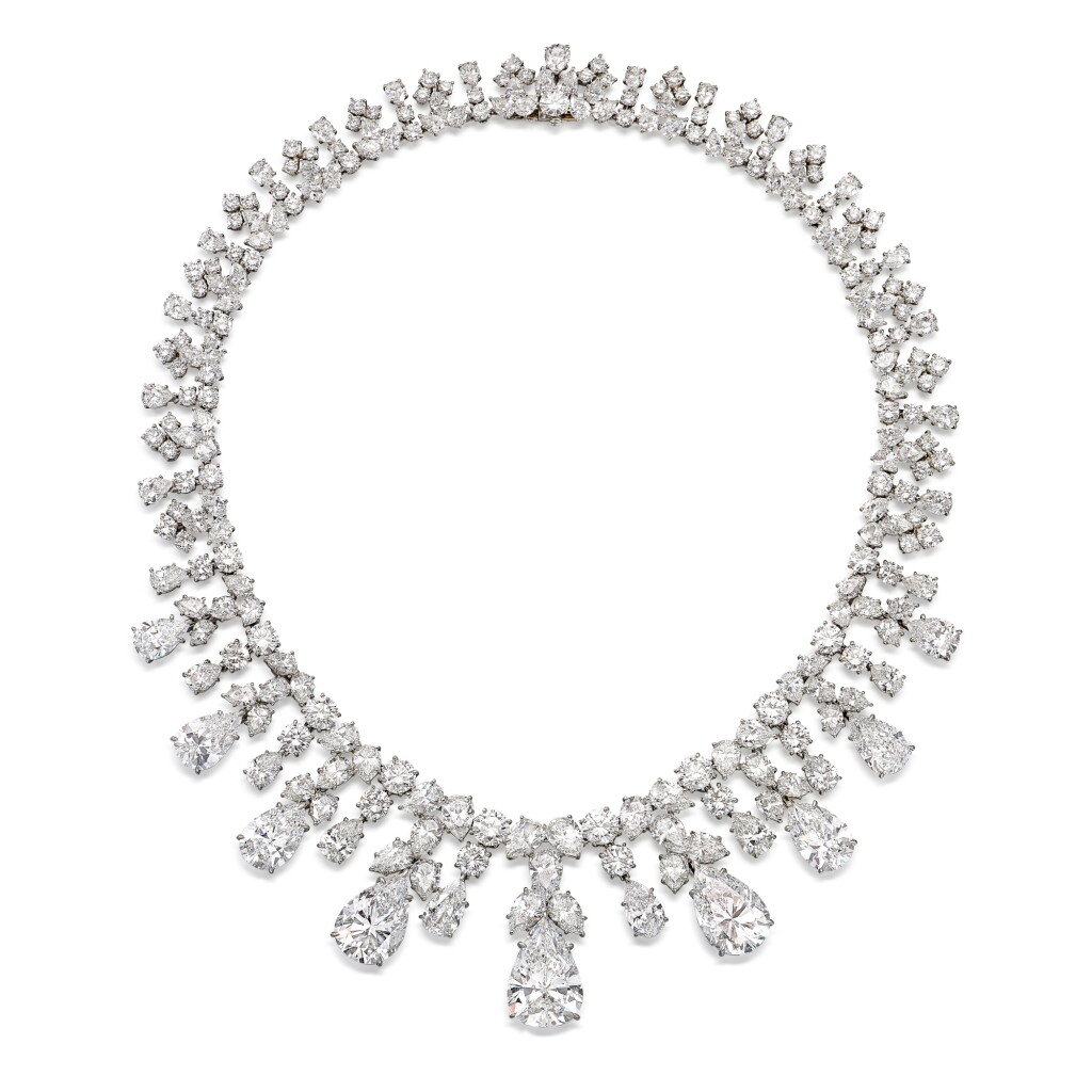 View full screen - View 1 of Lot 1812. A Spectacular Diamond Fringe Necklace | 海瑞溫斯頓 | 鑽石項鏈,9顆主石共重 67.51克拉均為D色内部無暇鑽石.