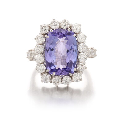 View full screen - View 1 of Lot 182. TANZANITE AND DIAMOND RING (ANELLO CON TANZANITE E DIAMANTI).