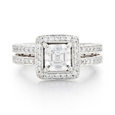 View full screen - View 1 of Lot 476. Bague diamants | Diamond ring.