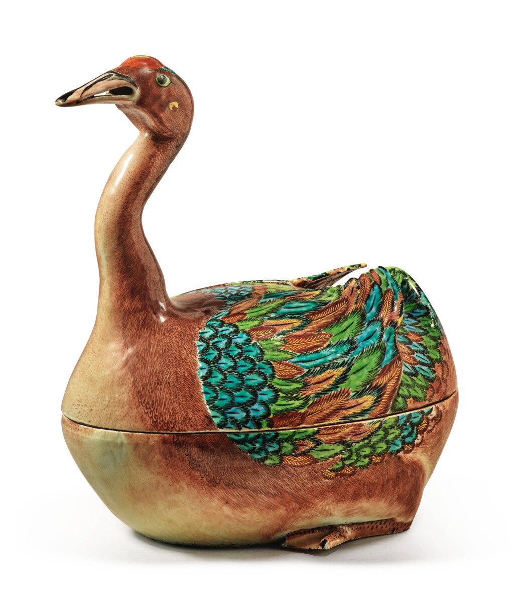 View full screen - View 1 of Lot 441. A Fine and Rare Chinese Export Goose-form Tureen and Cover, Qing Dynasty, Qianlong Period, circa 1770 | 清乾隆 約1770年 粉彩鵝形湯盆.
