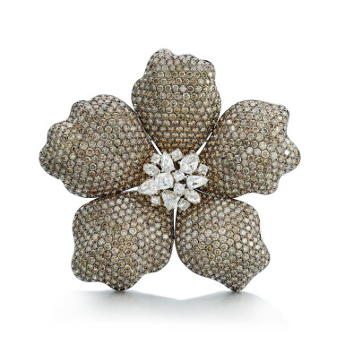View full screen - View 1 of Lot 575. Coloured Diamond and Diamond Brooch | Adler | 彩色鑽石 配 鑽石 胸針.