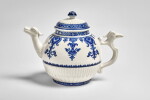 A Saint-Cloud Porcelain Blue and White Teapot and Cover, circa 1720-25