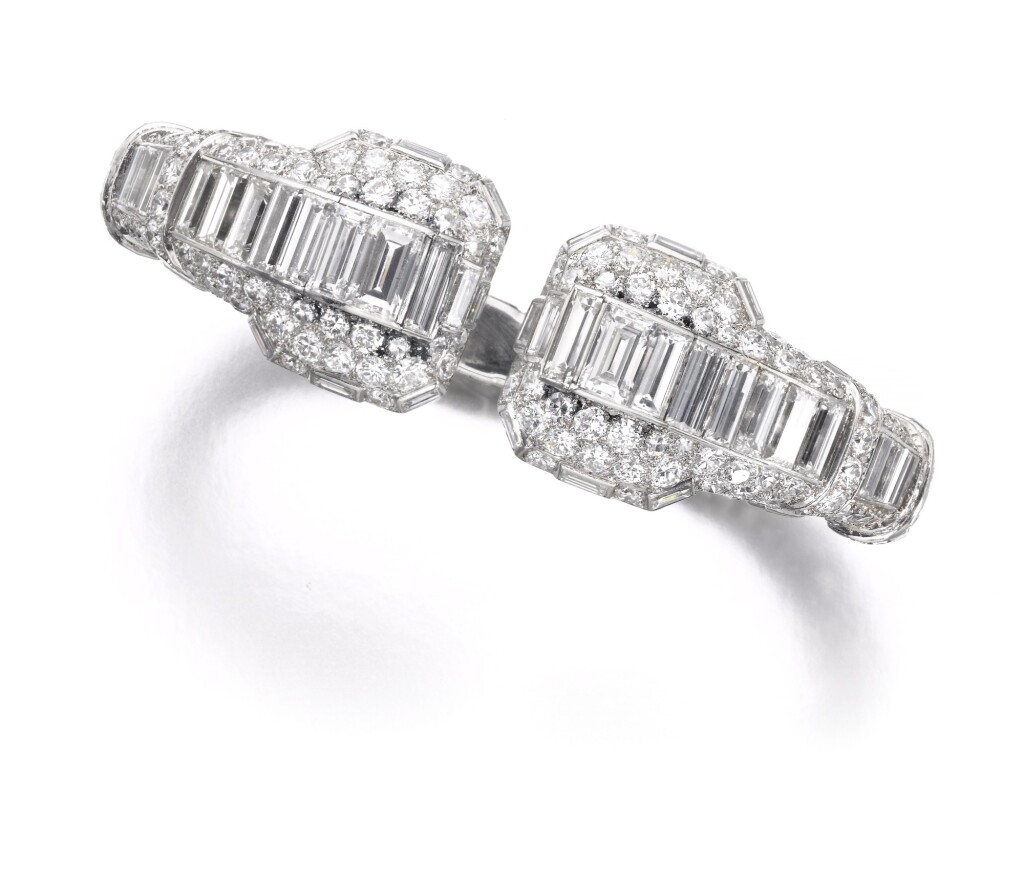View full screen - View 1 of Lot 121. Cartier | Diamond bangle | 卡地亞 | 鑽石手鐲.