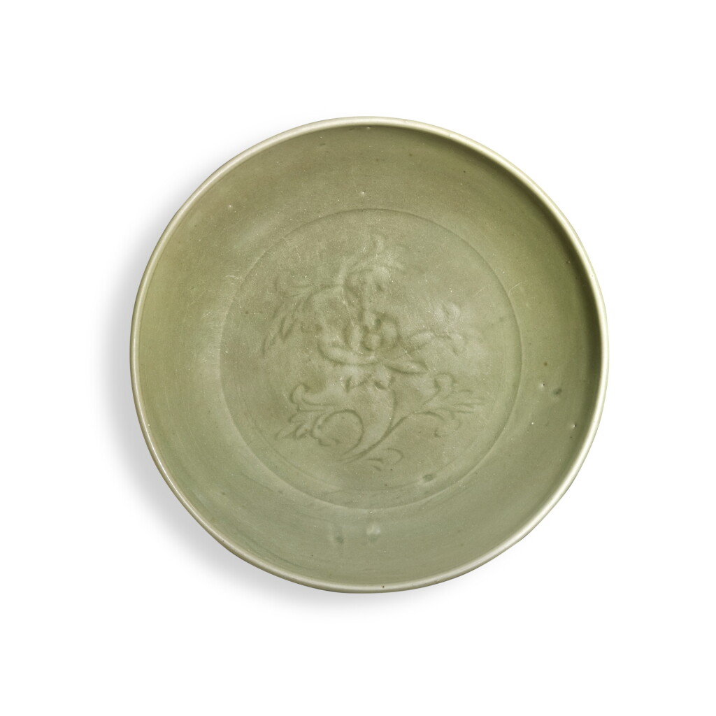 View full screen - View 1 of Lot 48. An inscribed carved 'Longquan' celadon-glazed 'lotus' charger, Early Ming dynasty | 明初 龍泉窰青釉刻蓮紋大盤.