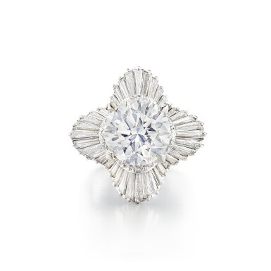 View full screen - View 1 of Lot 1737. Diamond Ring | 4.32克拉 圓形 K色 鑽石戒指.