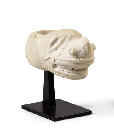 View full screen - View 1 of Lot 51. Tête de massue cérémonielle, Culture Nicoya, Province de Guanacaste, Costa Rica, Période IV, 1-500 AP. J.-C. | Costa Rican stone effigy mace head, Guanacaste / Nicoya, Period IV, AD 1-500.