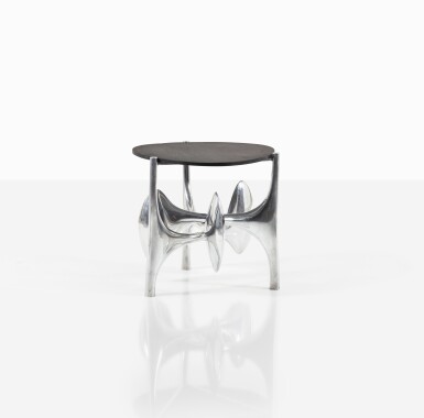 View full screen - View 1 of Lot 111. Table basse.
