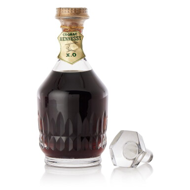 View full screen - View 1 of Lot 9552. Hennessy XO Baccarat Decanter 40.0 abv NV (1 BT70).