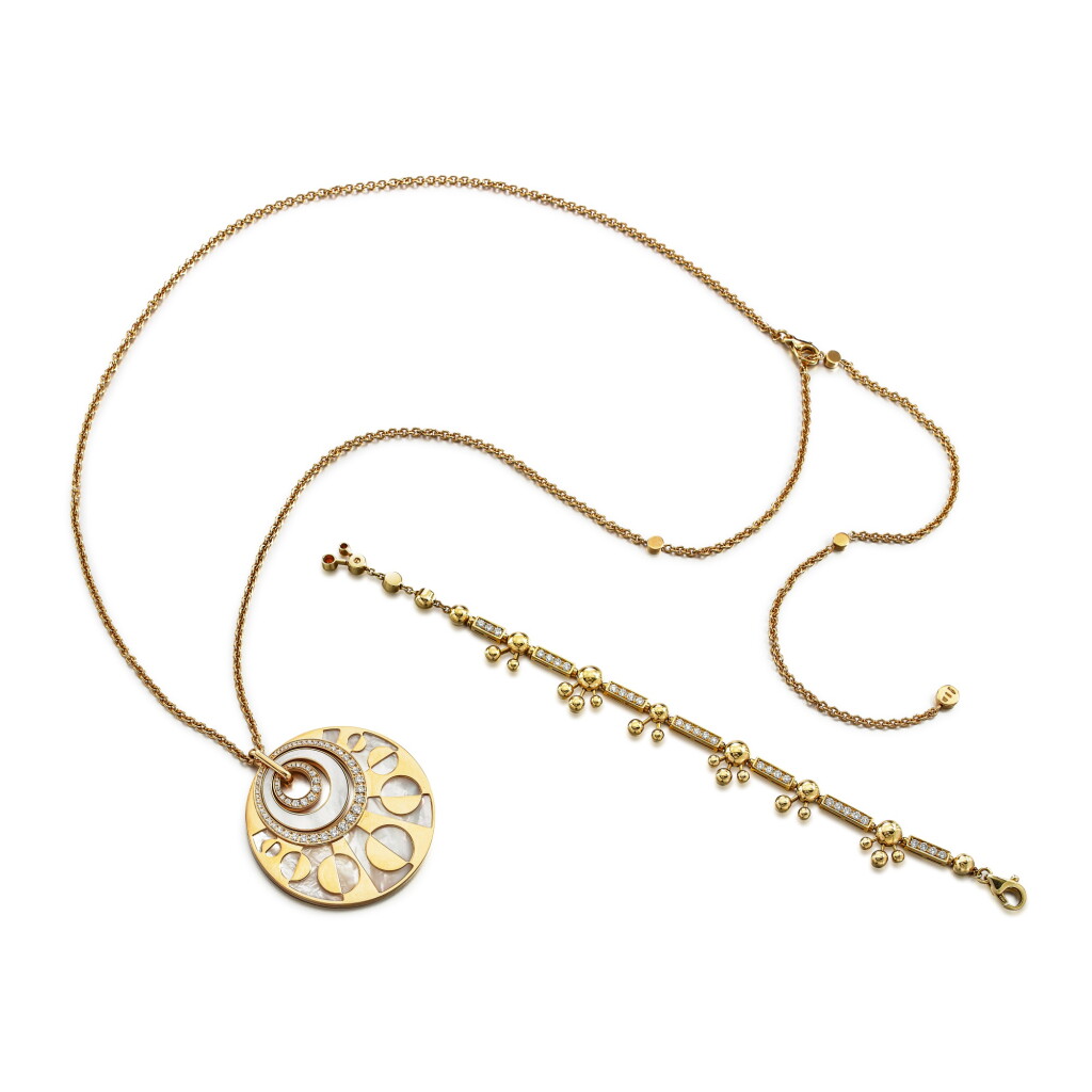View full screen - View 1 of Lot 1860. ‘Intarsio’ Mother-of-Pearl and Diamond Pendent Necklace and ‘Astrale Firework’ Diamond Bracelet | 寶格麗 | ‘Intarsio’ 貝母 配 鑽石 吊墜項鏈 及 ‘Astrale Firework’ 鑽石 手鏈.