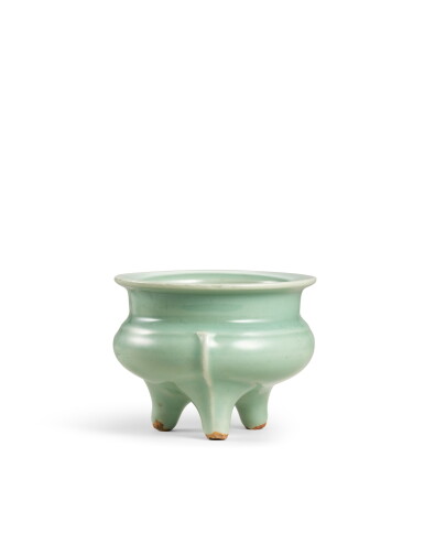 View full screen - View 1 of Lot 9873. A Longquan celadon tripod incense burner, Southern Song dynasty | 南宋 龍泉青釉鬲式爐.