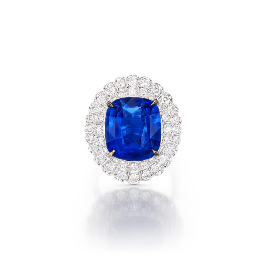 View full screen - View 1 of Lot 208. Sapphire and Diamond Ring | 11.73克拉 天然「斯里蘭卡」未經加熱藍寶石 配 鑽石 戒指.