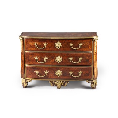 View full screen - View 1 of Lot 127. A varnished-bronze mounted rosewood and amaranth veneered commode, Régence, circa 1720 | Commode en placage de palissandre, amarante et monture de bronze vernis, d'époque Régence, vers 1720.