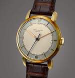 Reference 2482 | A well preserved yellow gold wristwatch with two tone dial, Made in 1955 | 百達翡麗 | 型號2482 | 黃金腕錶,備雙色錶盤,品相優良,1955年製