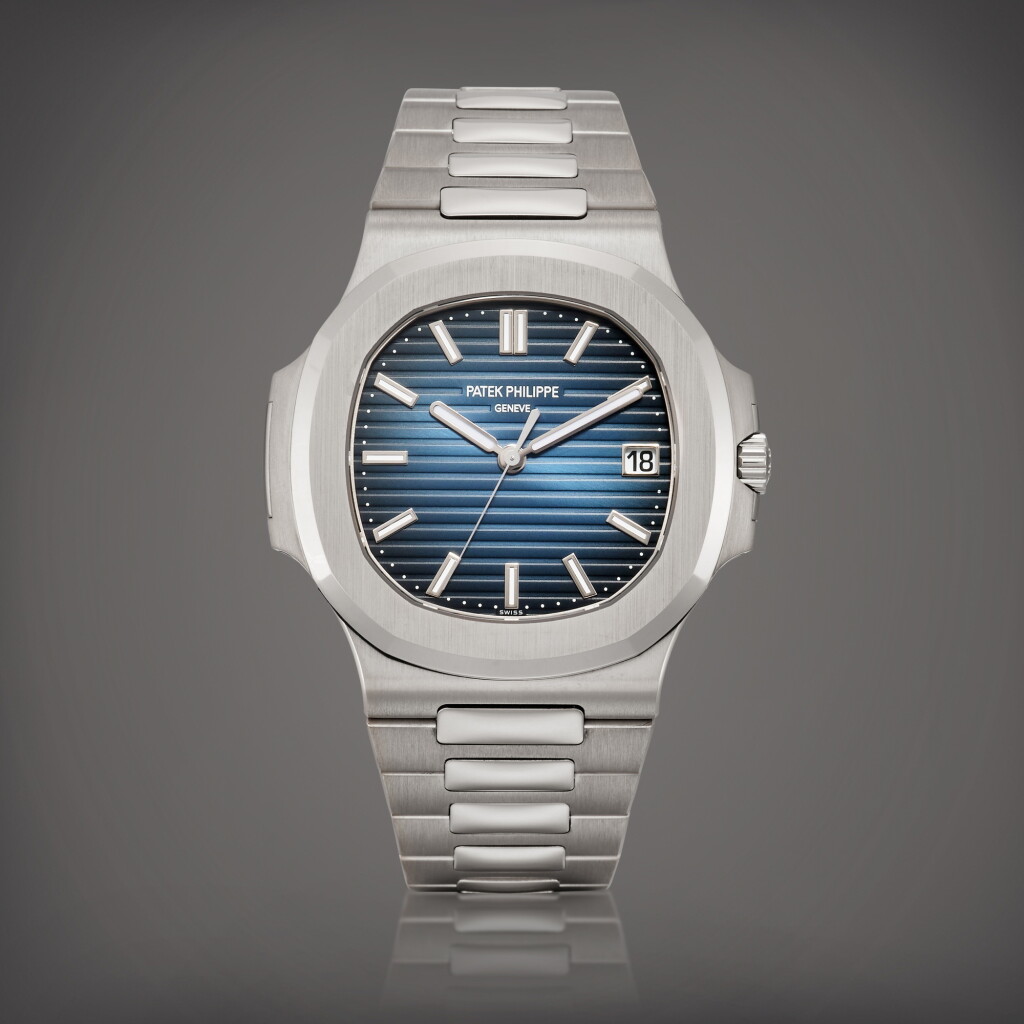 View full screen - View 1 of Lot 2132. Nautilus, Reference 5811 | A white gold bracelet watch with date, Circa 2022 | 百達翡麗 | NAUTILUS 型號5811 | 白金鏈帶腕錶,備日期顯示,約2022年製.