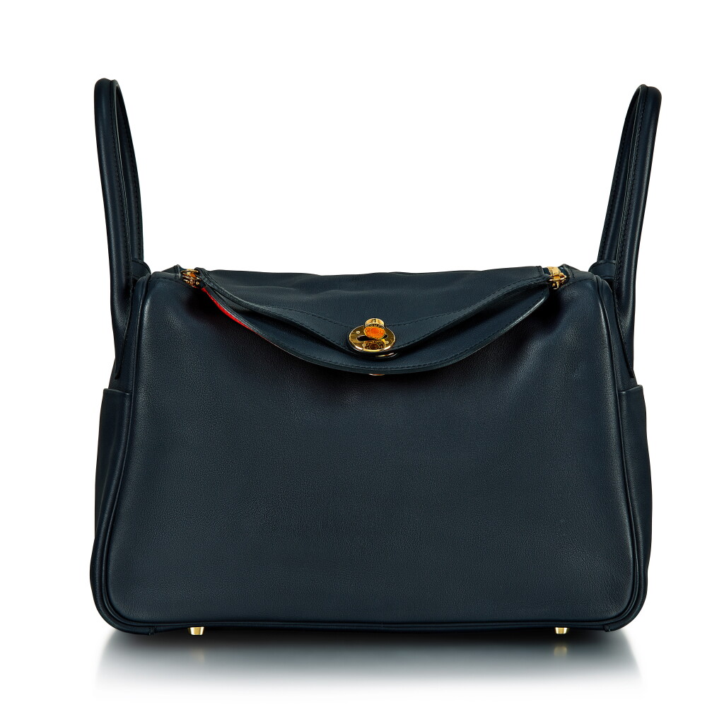 View full screen - View 1 of Lot 8380. Navy and Orange Swift Lindy 30 Gold Hardware, 2015 | 愛馬仕海軍藍配橘色 Swift 小牛皮30公分 Lindy 包,鍍金金屬件,2015年.