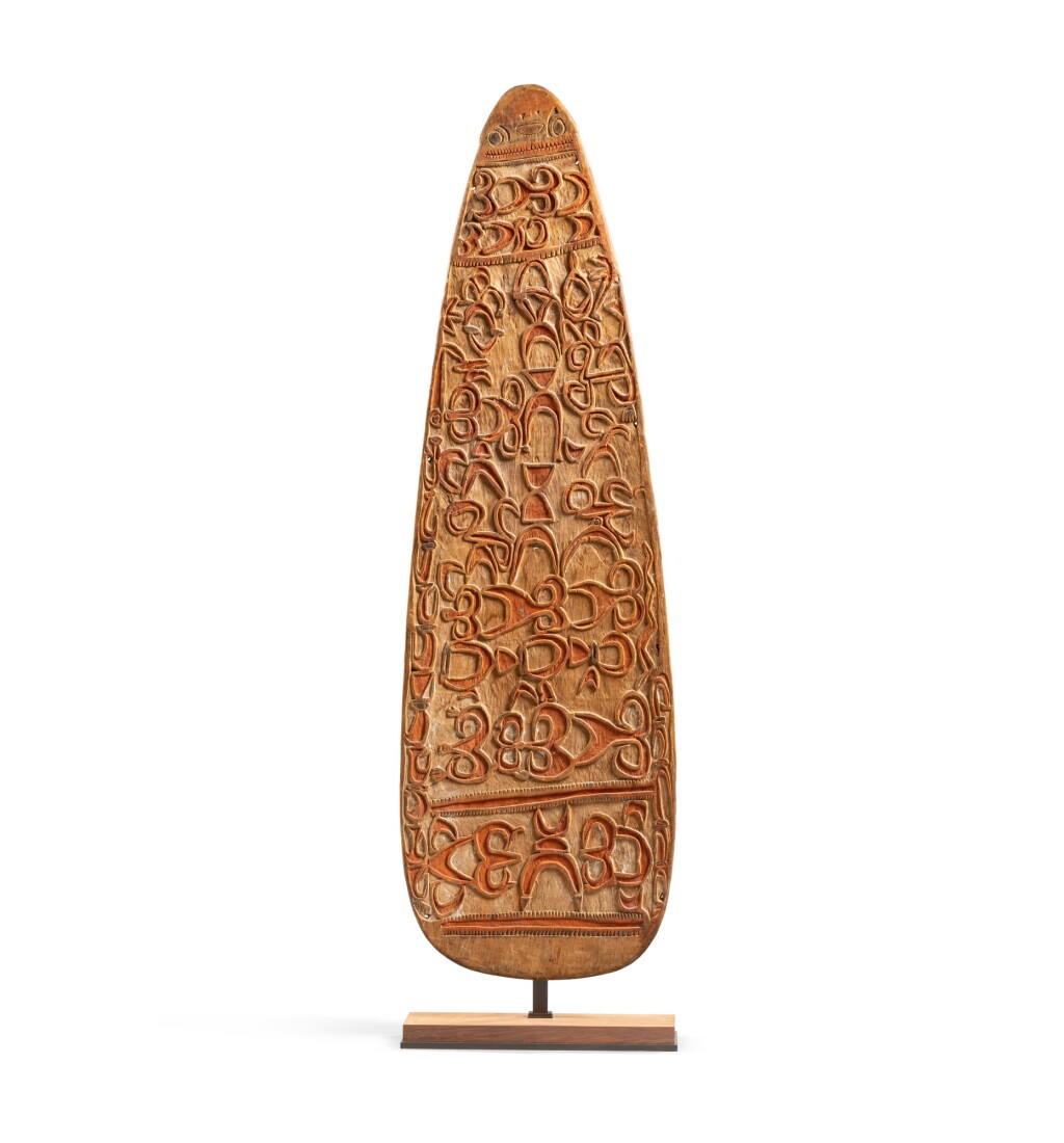 View full screen - View 1 of Lot 333. Asmat War Shield, Irian Jaya, Indonesia | Bouclier, Asmat, Irian Jaya, Indonésie.